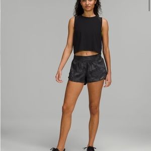 lululemon hotty hot shorts NEVER WORN
